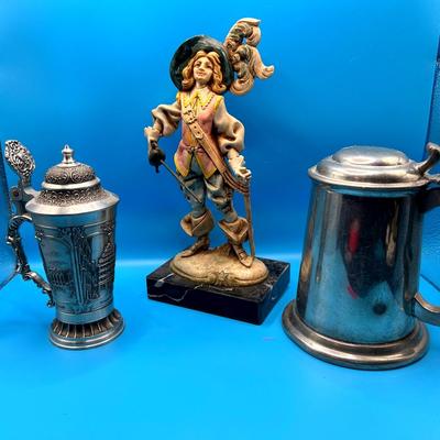 AZ879J Musketeer & Beer Steins!!!