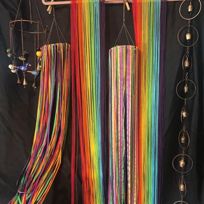 AZ920J Windchimes and Colorful Windsocks/Curtains