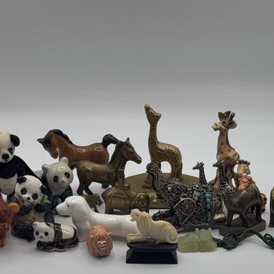 AZ929J Animals from All Over