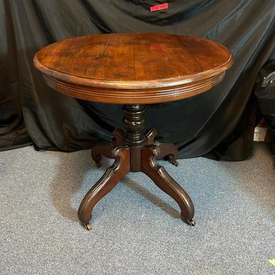 AZ508J Vintage Parlor Table 29Hx29W