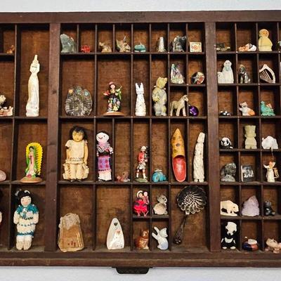 AZ517J Miniature Box Wall Display 2 With Mini's