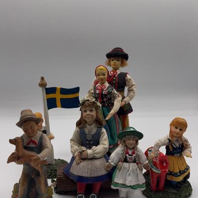 AZ813J European Figurines 