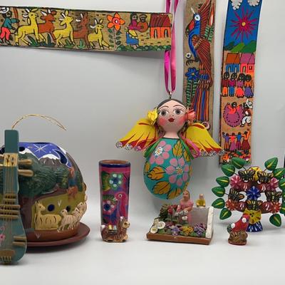 AZ985J Mexican Folk Art