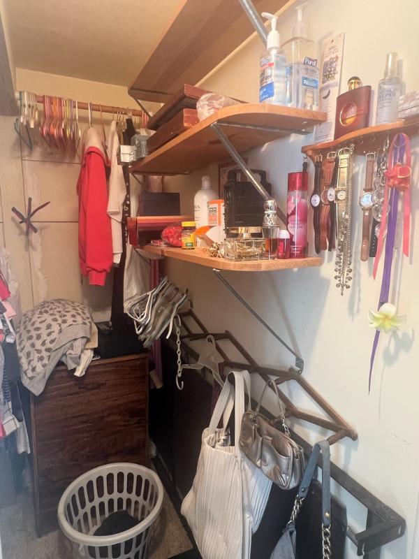 Sale Photo Thumbnail #33