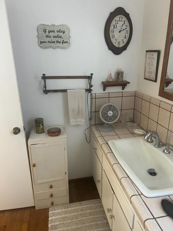 Sale Photo Thumbnail #36