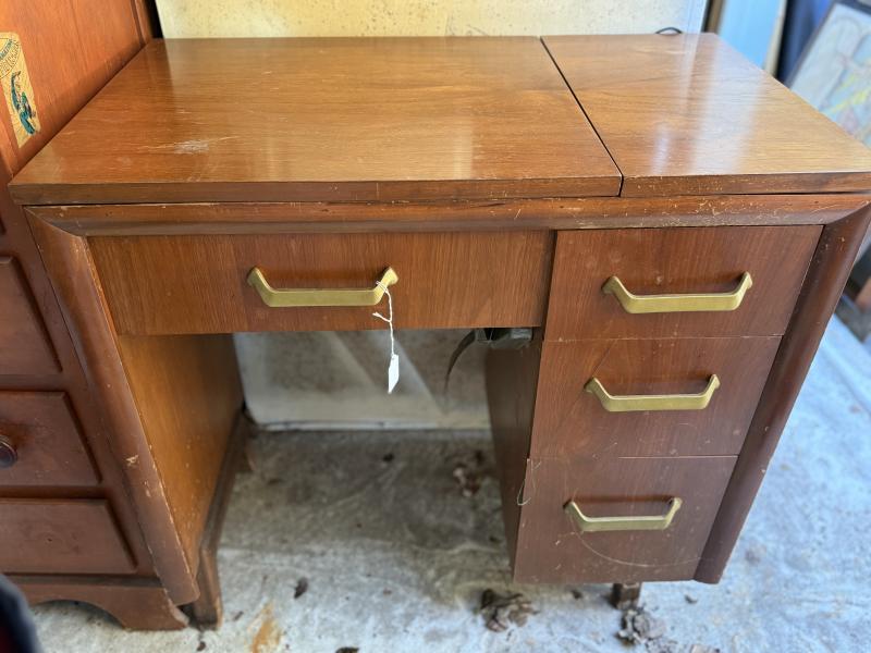 Sale Photo Thumbnail #327