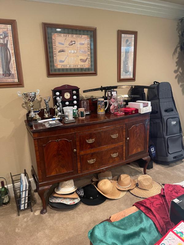 Sale Photo Thumbnail #102: Mahogany buffet