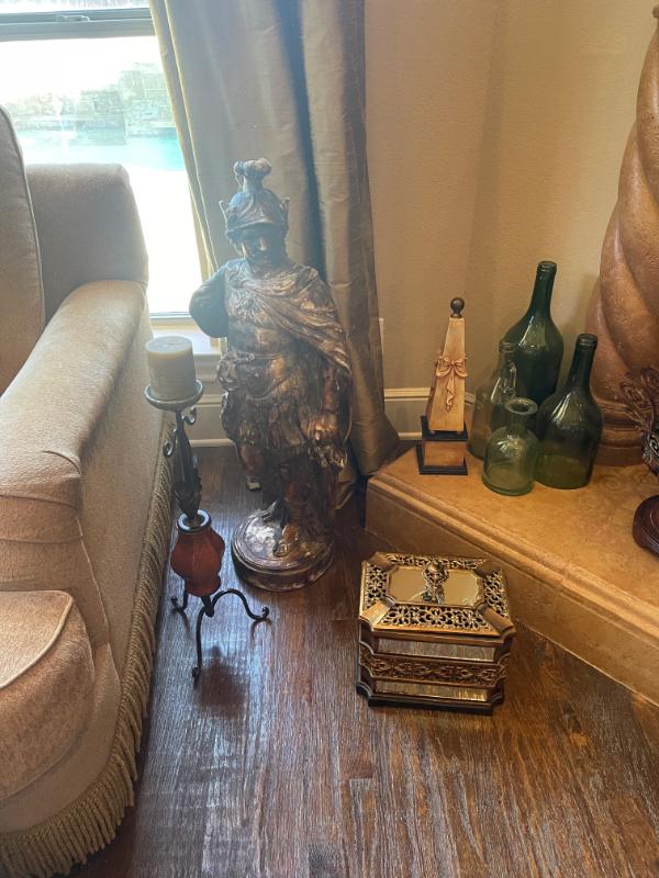 Sale Photo Thumbnail #109