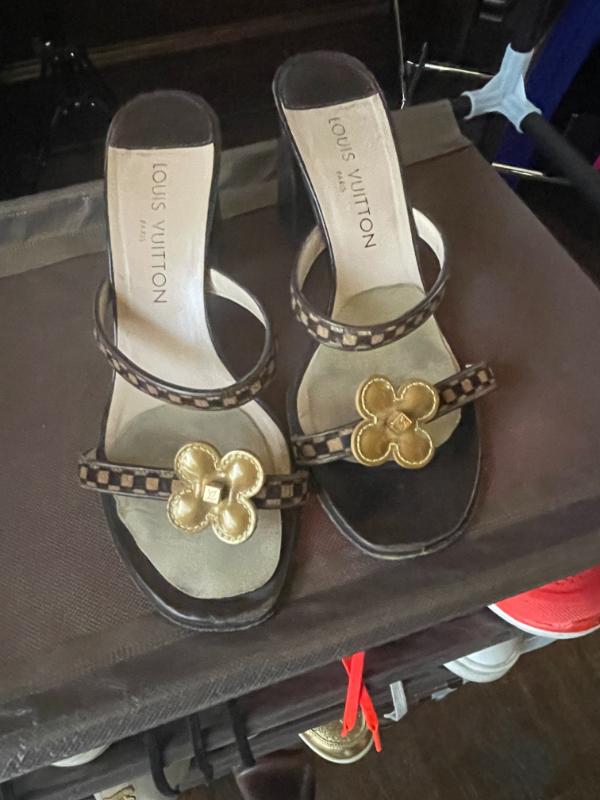 Sale Photo Thumbnail #124: Louis Vuitton  sandals