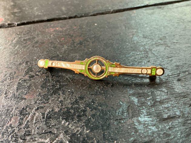 Art Deco Bar Pin