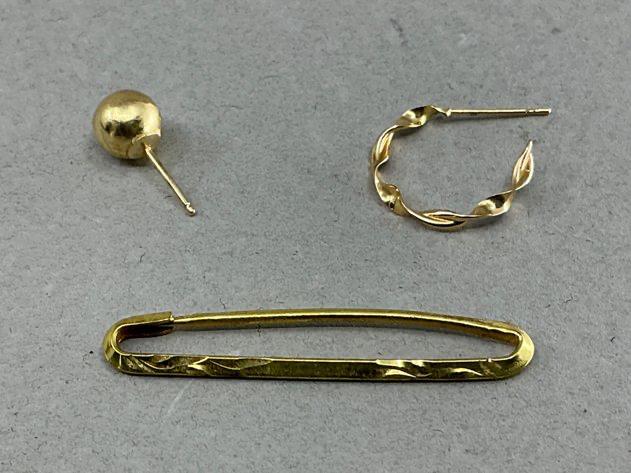 14K Tie Bar adn Earrings