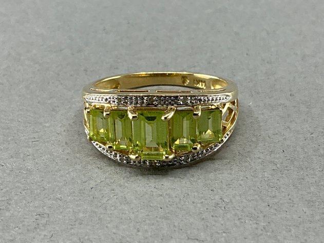 14K and Peridot Ring