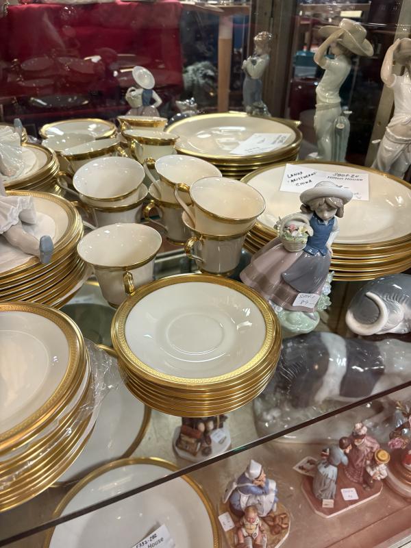 Sale Photo Thumbnail #36