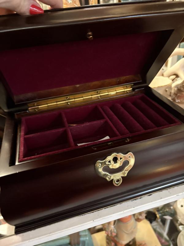 Sale Photo Thumbnail #96