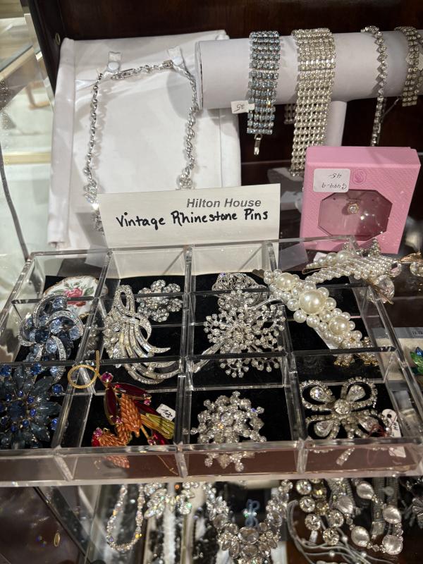 Sale Photo Thumbnail #190