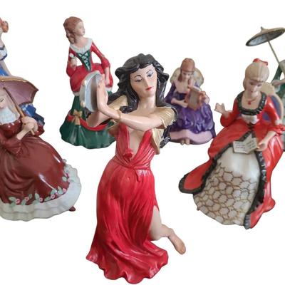 FK214 Detailed Female Figurines, Lot Of 7