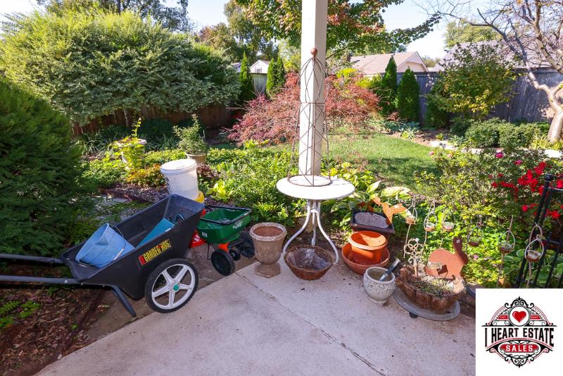 Sale Photo Thumbnail #102