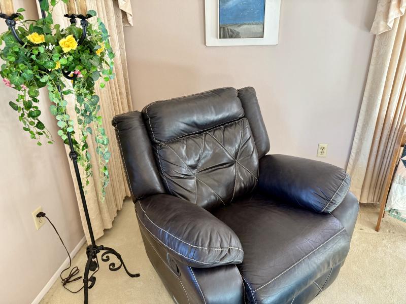 Sale Photo Thumbnail #32