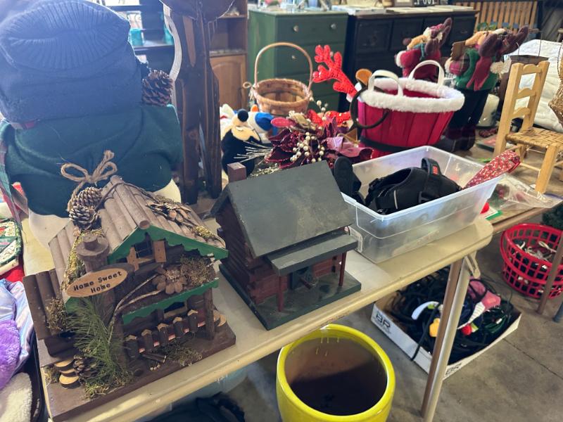 Sale Photo Thumbnail #573