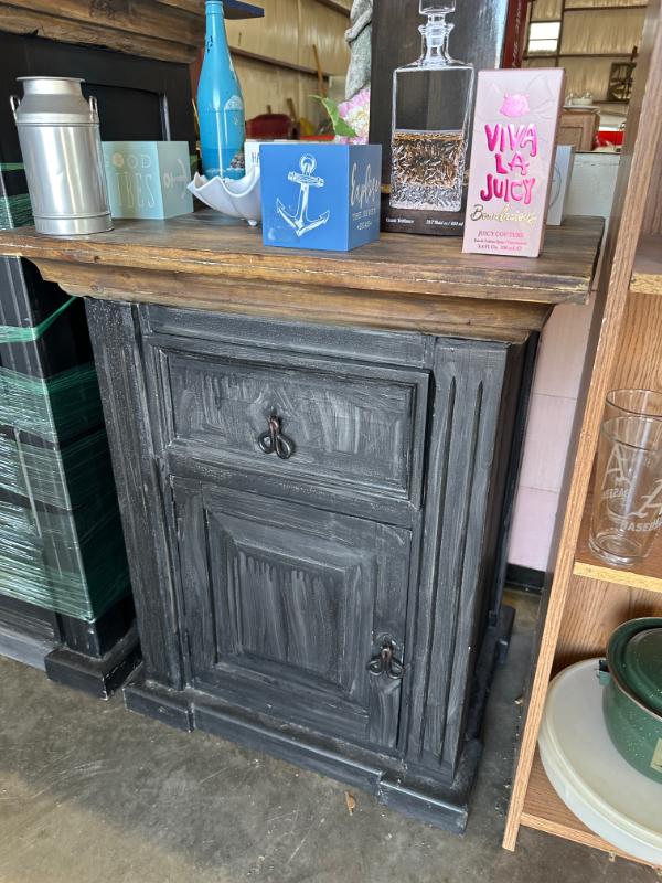 Sale Photo Thumbnail #596