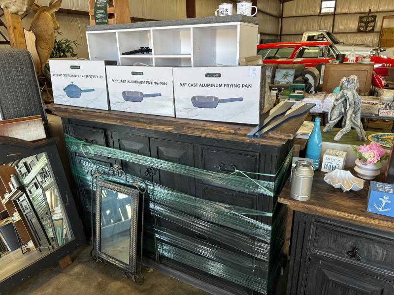 Sale Photo Thumbnail #597