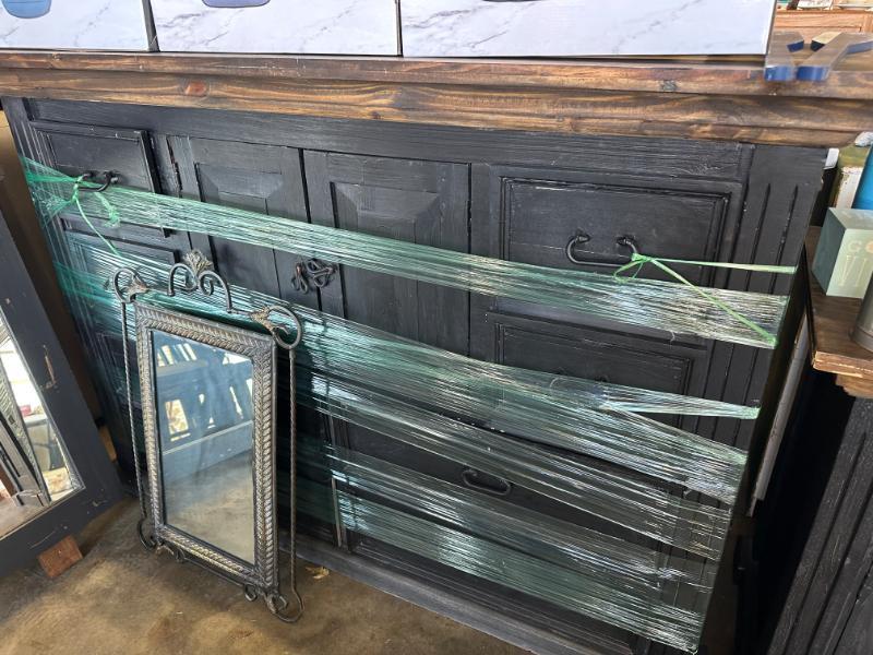 Sale Photo Thumbnail #600