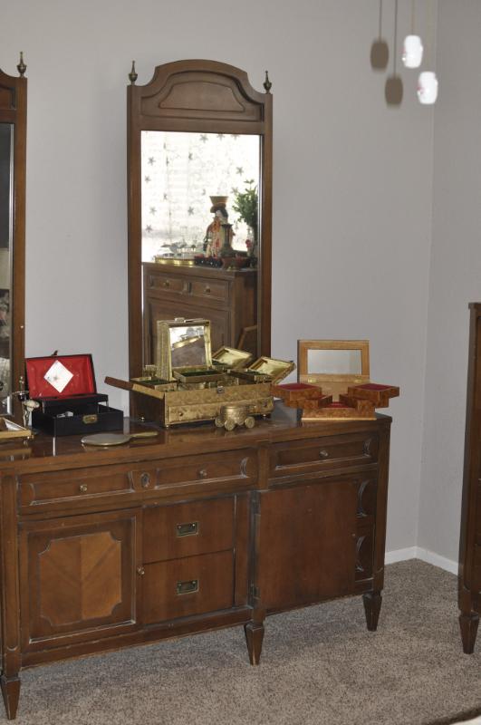 Sale Photo Thumbnail #110