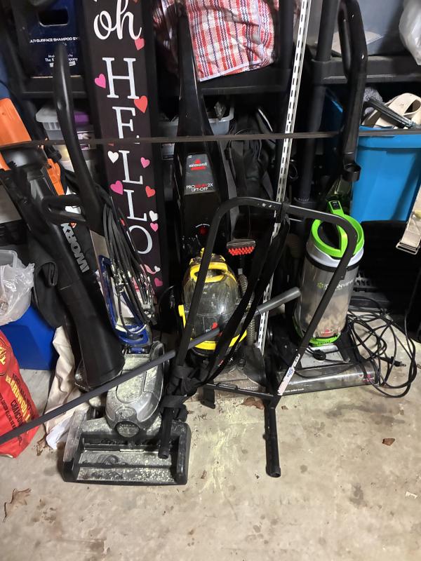 Sale Photo Thumbnail #18: Vacuum Cleaners 