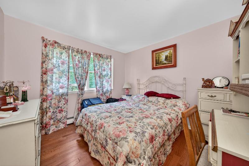 Sale Photo Thumbnail #23