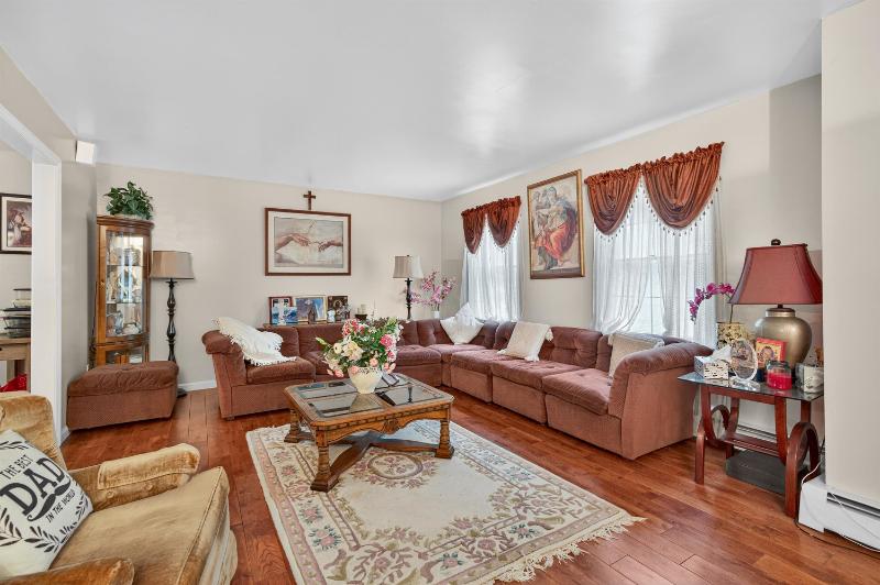 Sale Photo Thumbnail #6