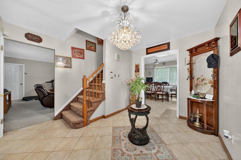 Sale Photo Thumbnail #5