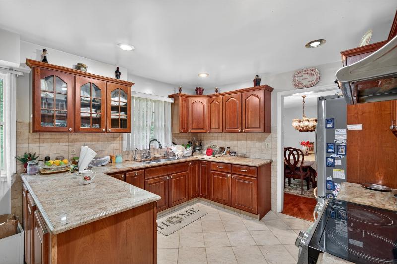 Sale Photo Thumbnail #8