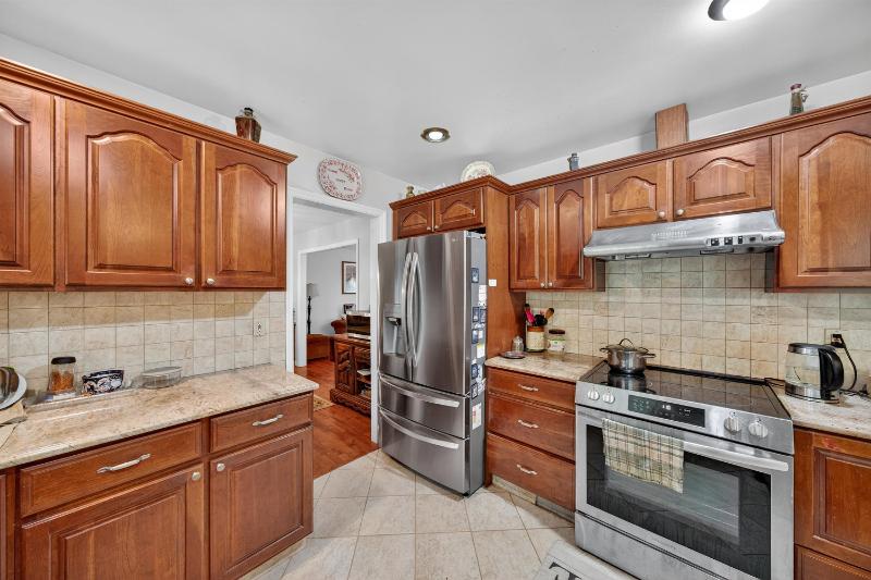 Sale Photo Thumbnail #10