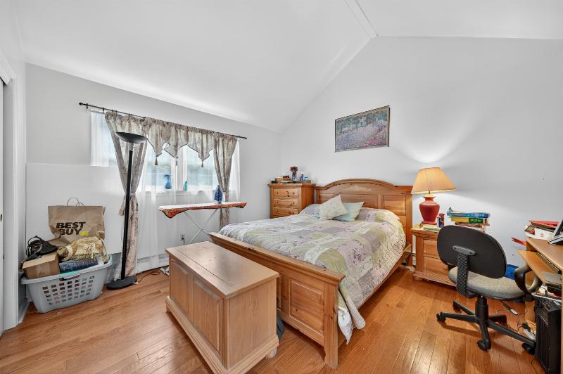 Sale Photo Thumbnail #18