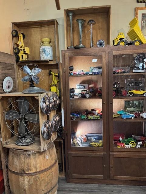 Sale Photo Thumbnail #47