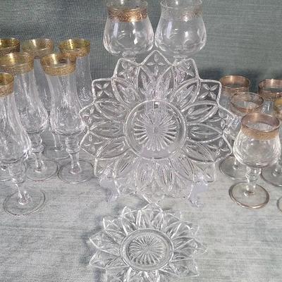 Vintage Murano Medici Thumbprint Glassware  And Federal Glass Petal Plates 
