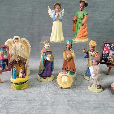 Vintage Spirit Of Christmas Decor Featuring Trinity Broadcasting Trinket Box