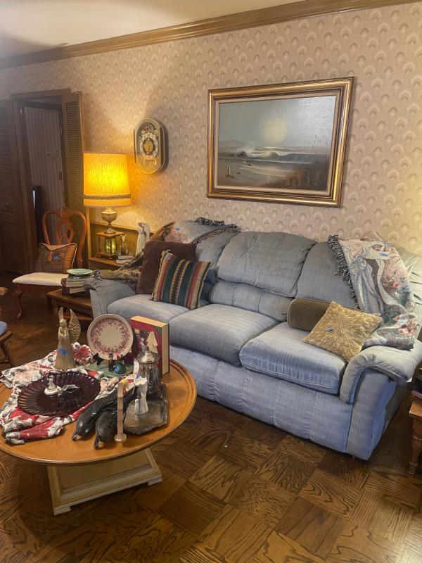 Sale Photo Thumbnail #3