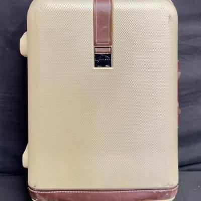 Delsey Chatelet suit case