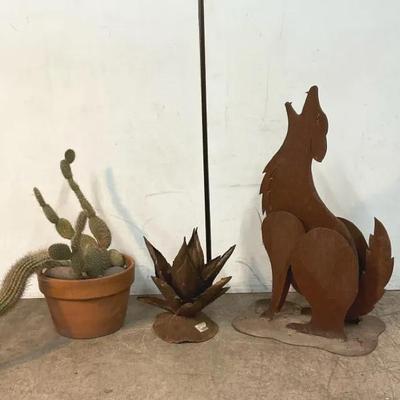 Rustic Howling Coyote, Agave Yard Sculpture & Live Cactus 