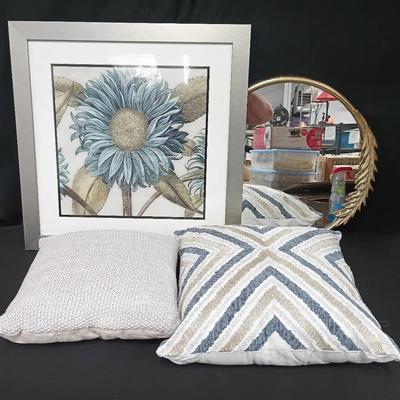 Coordinated Home Décor Collection W/ Gold Laurel Mirror & More