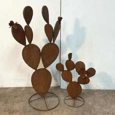 Rustic Metal Prickly Pear Garden Decor #1