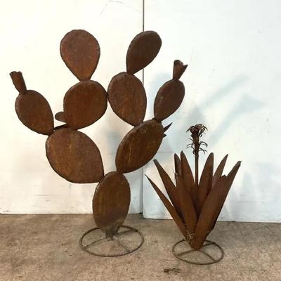 Rustic Metal Agave/Prickly Pear Cactus Garden Decor #2