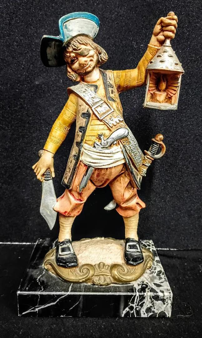 Depose Fontanini “Pirate with Lantern” Figurine – Hand-Painted Resin on Genuine Carrara Marble Base