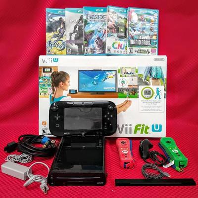Nintendo Wii U Console Bundle with Games & Accessories