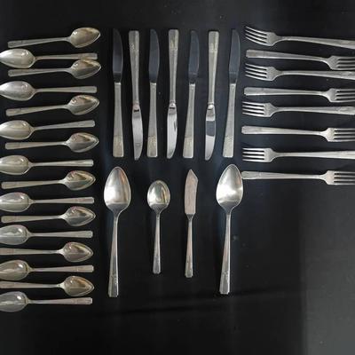 35 Pc Set Prestige "Grenoble" Silver Plate Flatware