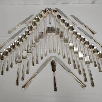 Holmes & Edwards "May Queen" Service For 8