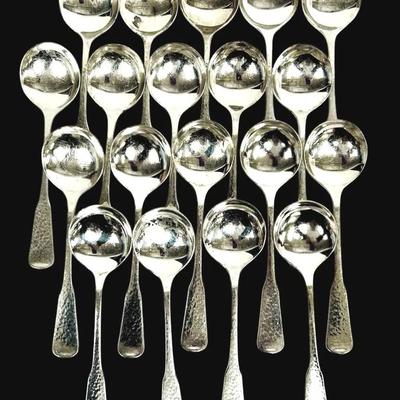19-pc Set Oneida 1881 Rogers “First Colony” 6” Silverplate Soup Spoons – Hammered Finish