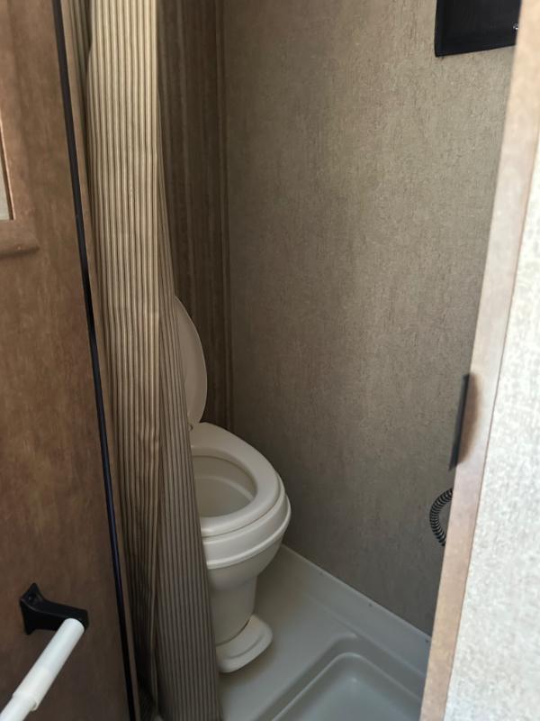 Sale Photo Thumbnail #97