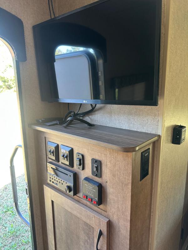 Sale Photo Thumbnail #94